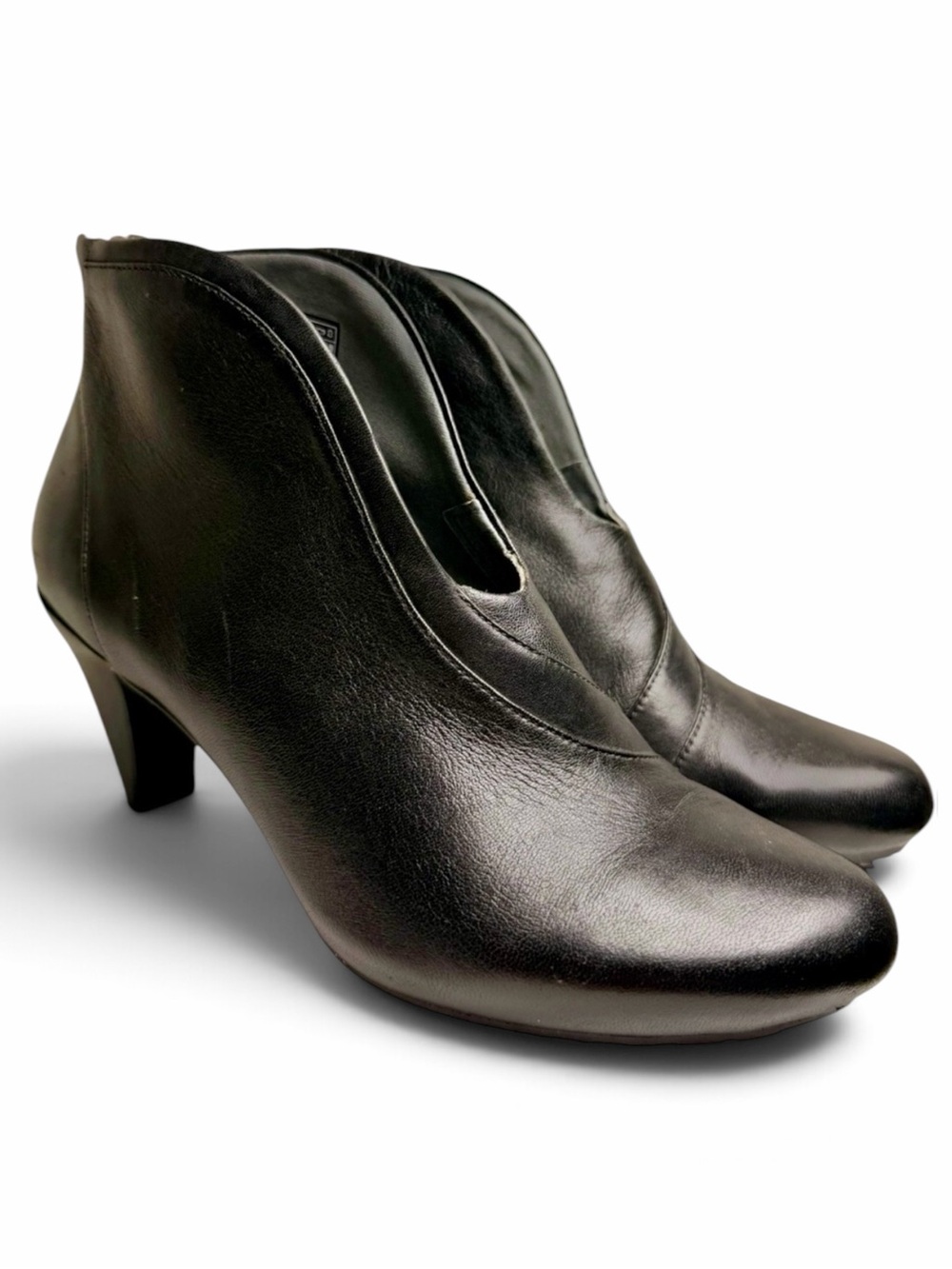 Tsubo Myla Black Leather Kitten Heel Ankle Boots Womens 7